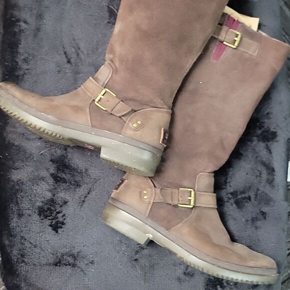 UGG THOMSEN STOUT WATER AND SNOW RESISTANT LEATHER BOOTSUS 8 - Picture 1 of 12